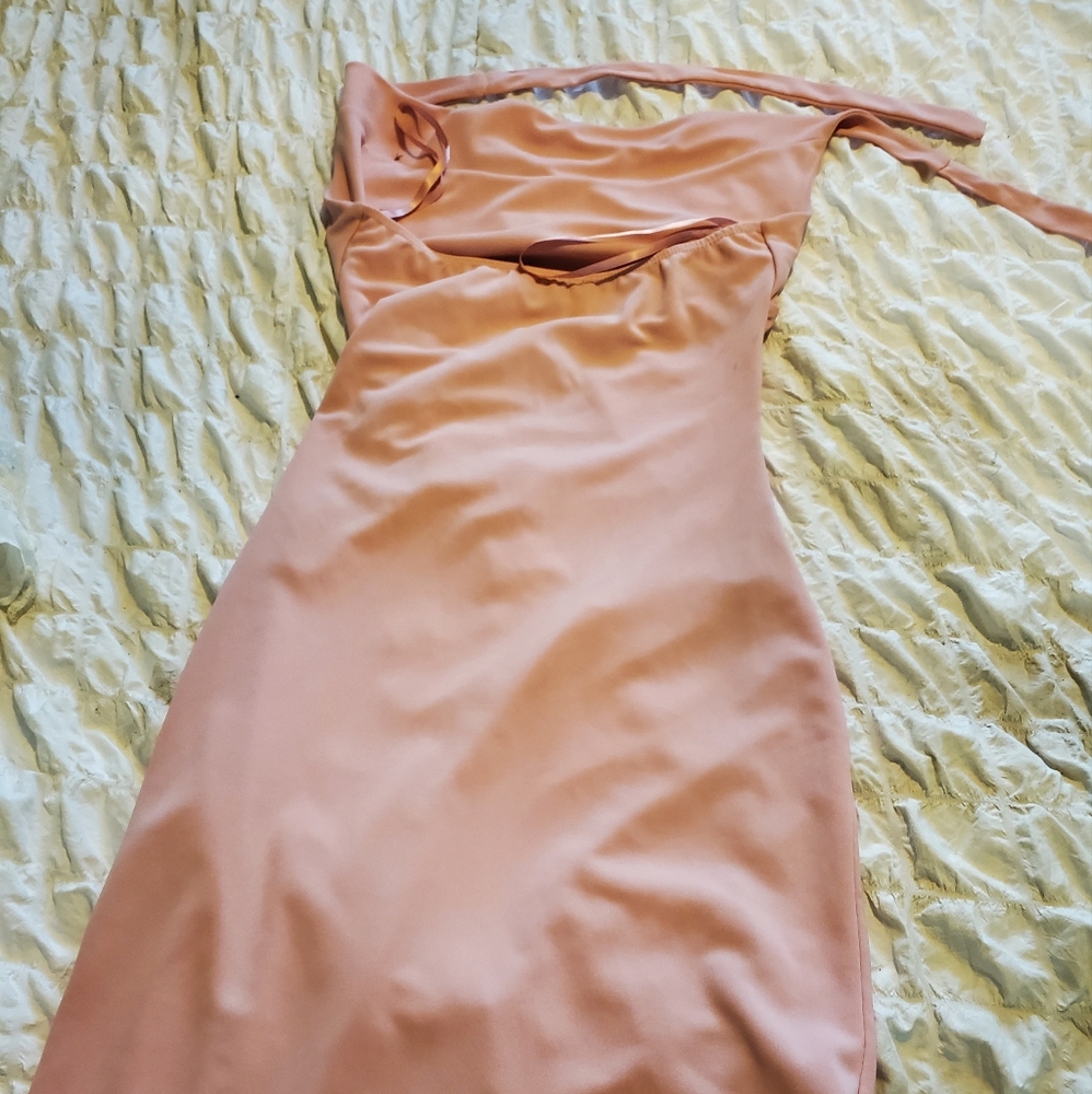 Le chateau formal halter dress. Knee length pink